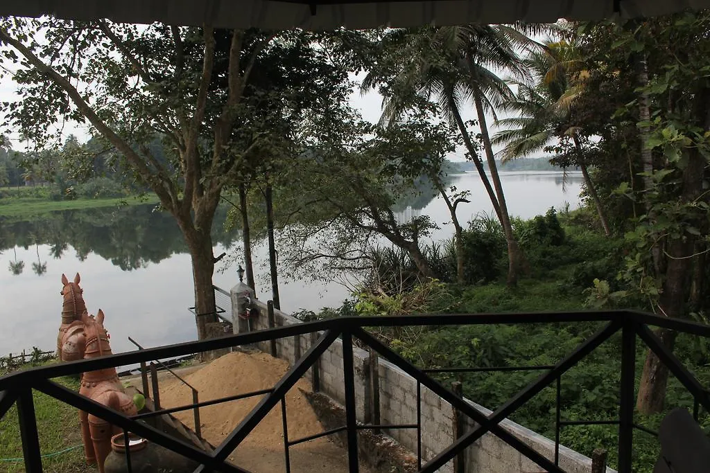 Pearl Spot Bed & Breakfast Nedumbassery