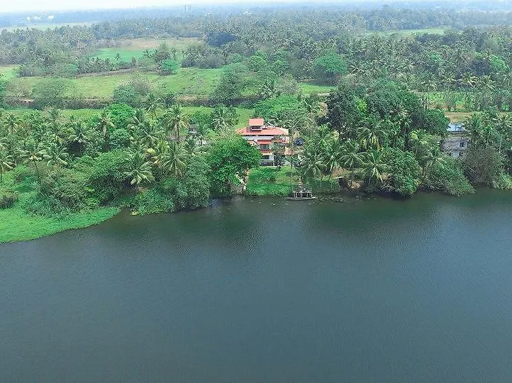 Pearl Spot Bed and Breakfast Nedumbassery