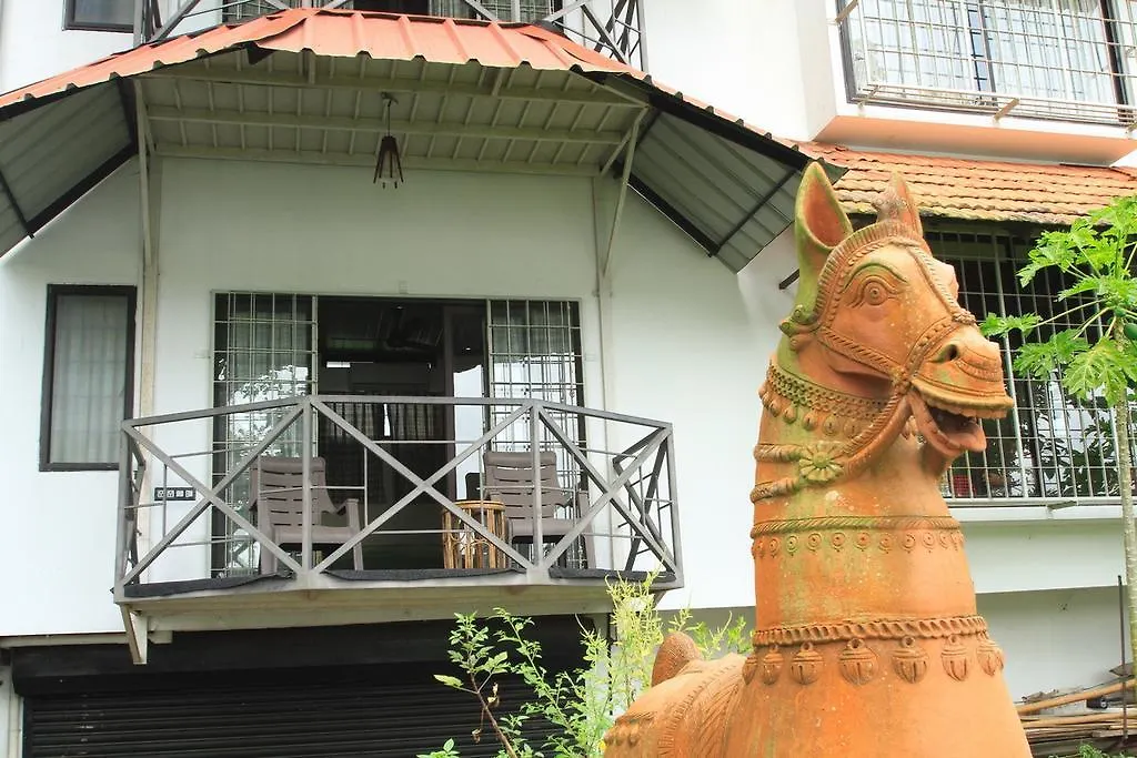 Pearl Spot Bed and Breakfast Nedumbassery Indien