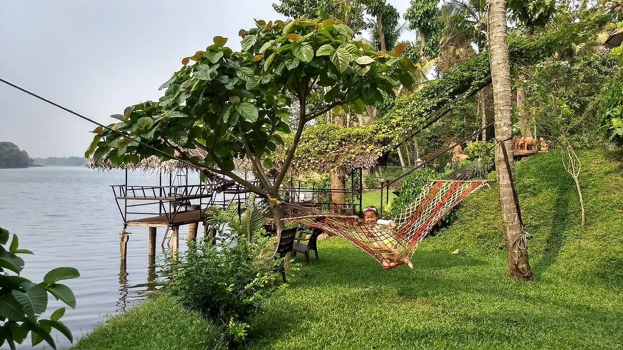 *** Bed & Breakfast Pearl Spot Bed and Breakfast Nedumbassery Indien
