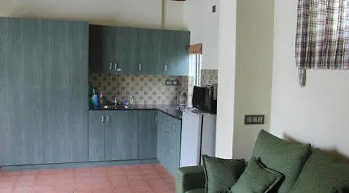 Pearl Spot Bed and Breakfast Nedumbassery 3*,
